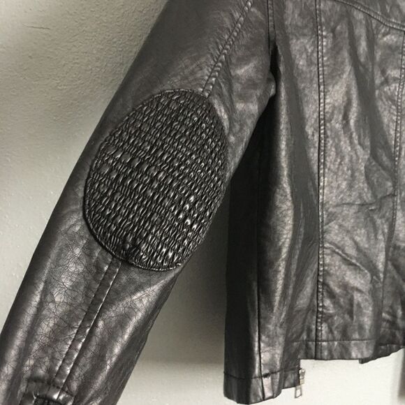 Lane Crawford • Black Faux Leather Biker Jacket Size Small - Picture 4 of 6